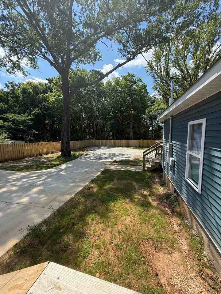 2108 Veterans Dr - Photo 4 of 36