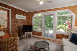 featured image of 13 N Meadow Ln