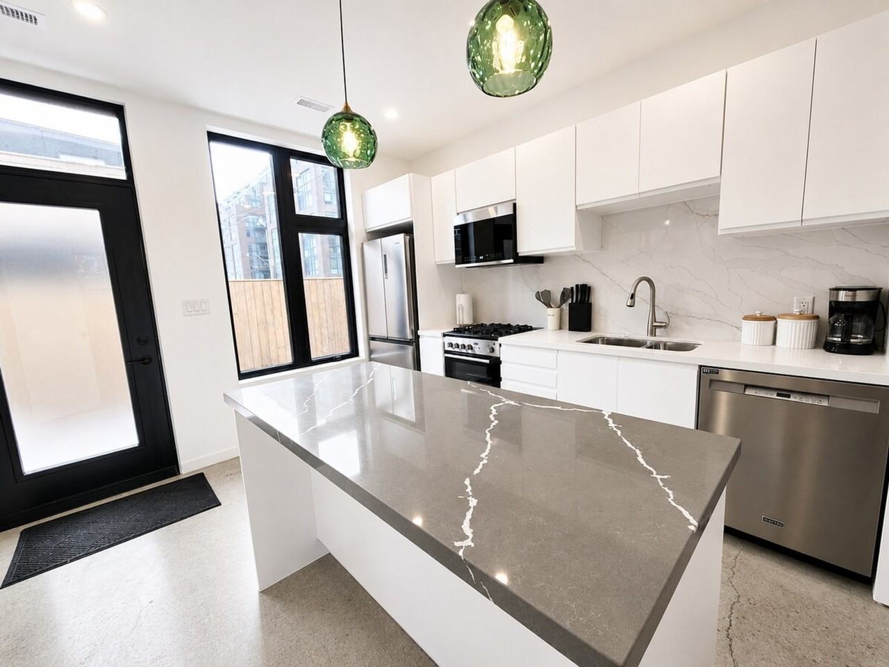 102 Gladstone Ave #1531109P - Photo 7 of 16