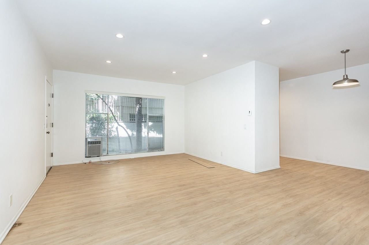 1041 S Wooster St - Photo 2 of 19
