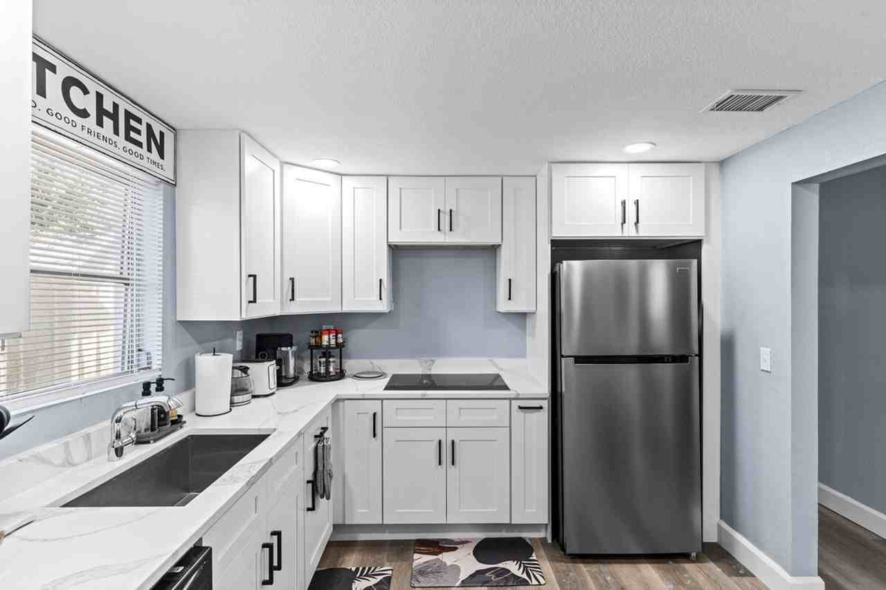 3201 E Pocahontas Ave #1244334P - Photo 4 of 17