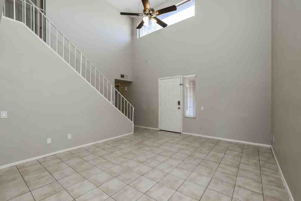 7026 S 41st Pl - Photo 6 of 17