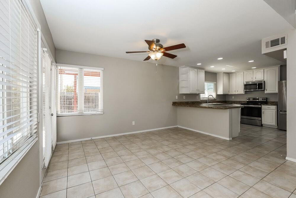 7026 S 41st Pl - Photo 7 of 17