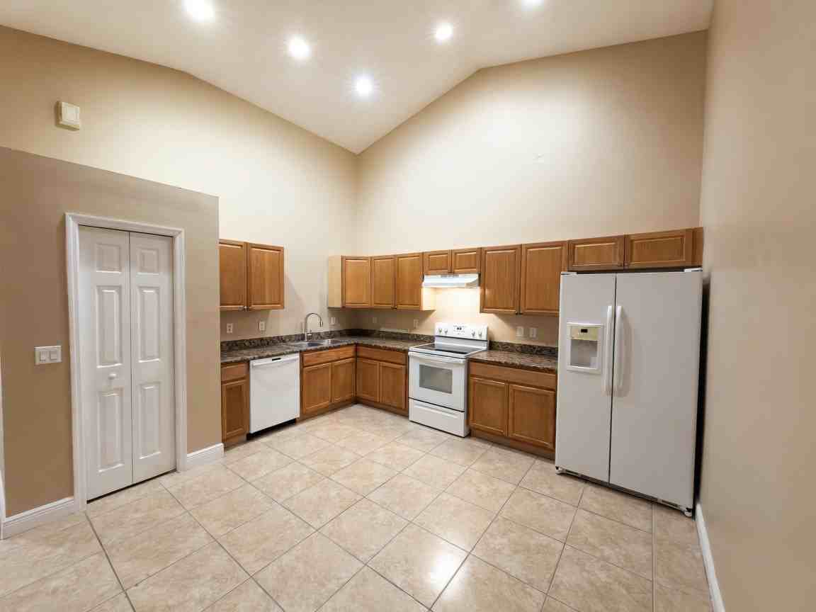 313 Melissa Ave Apt A #0 - Photo 2 of 15