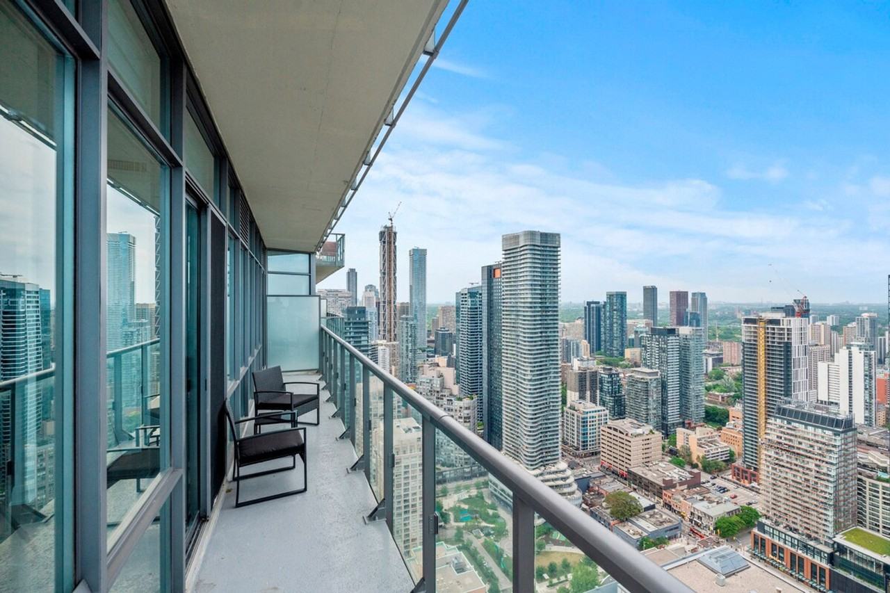 832 Bay Street - Photo 7 of 19