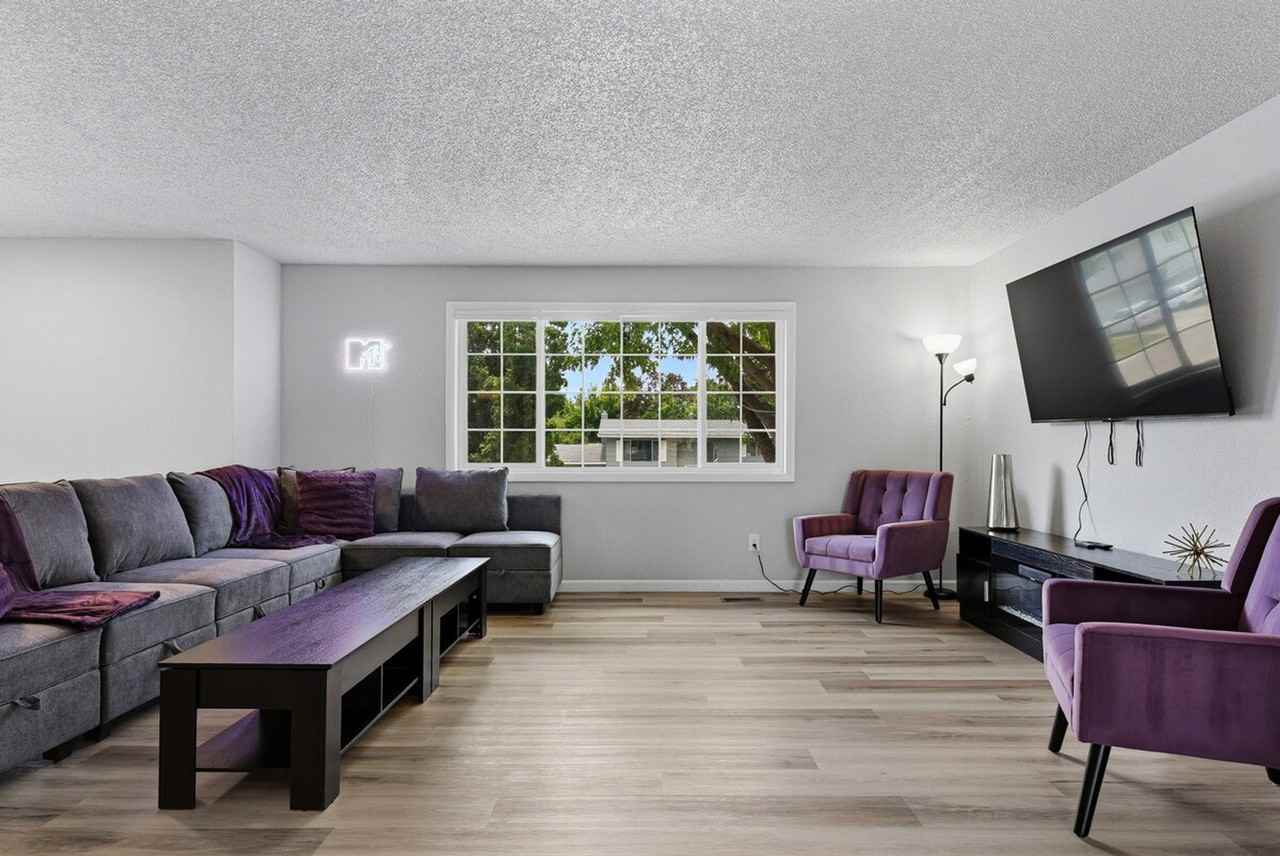 9522 W Linstock St #1571121P - Photo 3 of 46