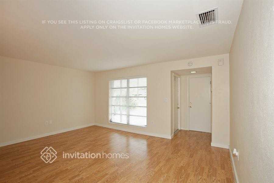 8407 Nw 26th St - Photo 2 of 17
