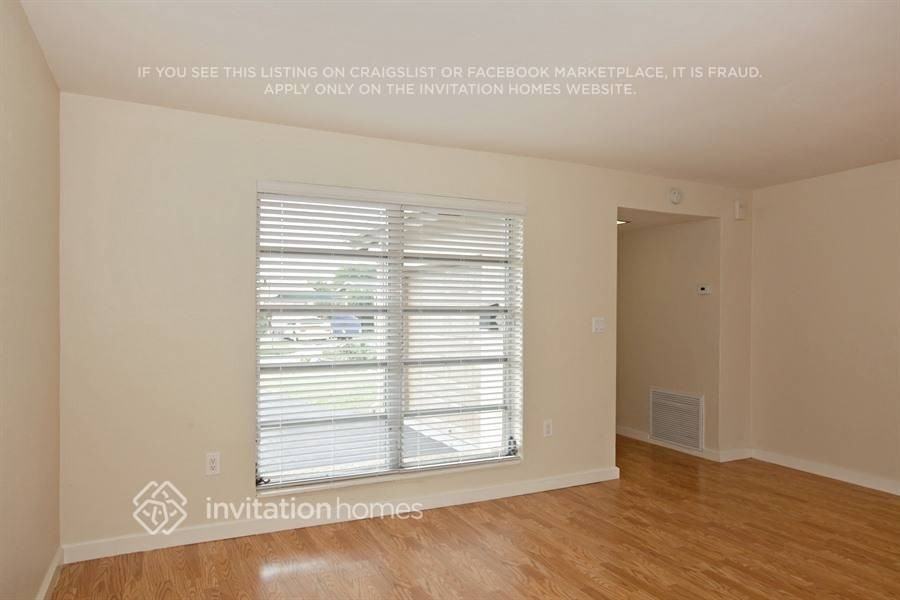 8407 Nw 26th St - Photo 3 of 17