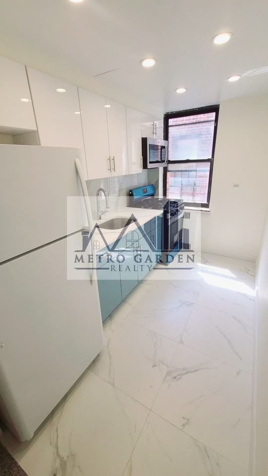 98-76 Queens Boulevard #6H - Photo 3 of 15