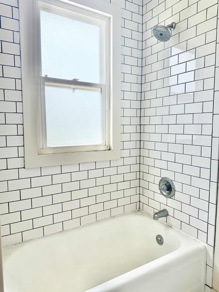 1014 S 18th St #2 - Photo 4 of 10