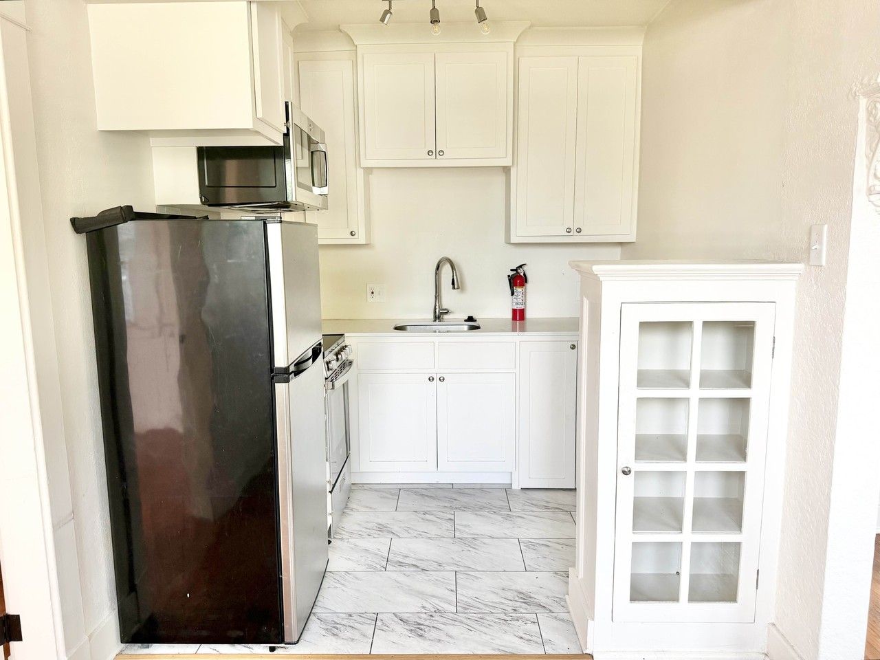 1014 S 18th St #2 - Photo 5 of 10