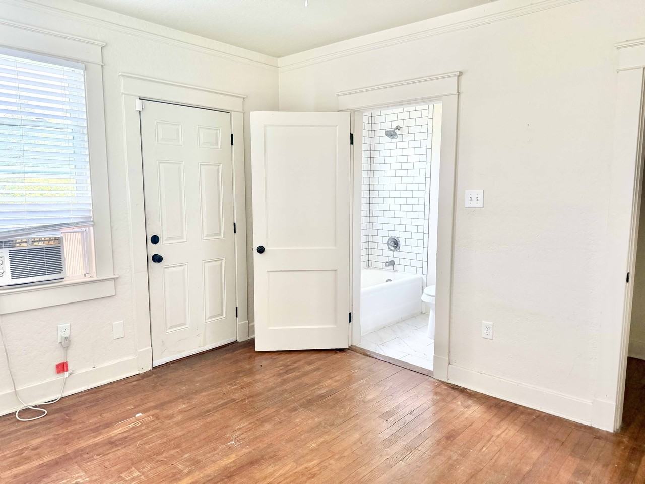 1014 S 18th St #2 - Photo 2 of 10