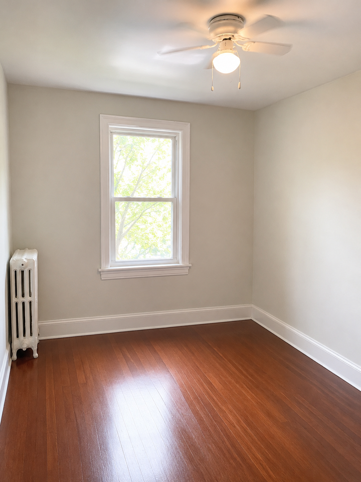 1402 Yonge Street #D - Photo 4 of 12