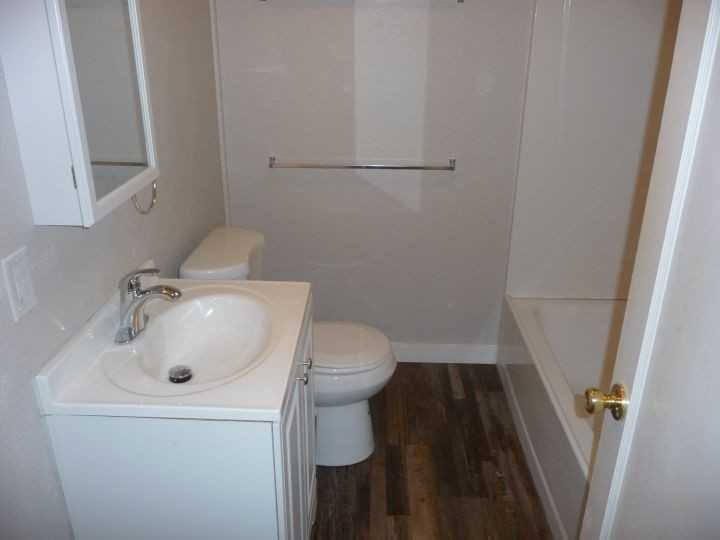 711 1/2 Howard Ave #2 - Photo 5 of 7