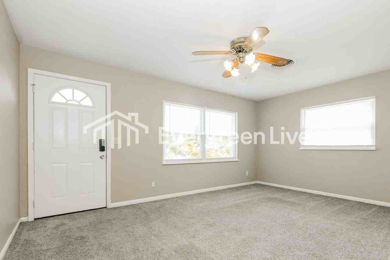 3817 E 5th St - Photo 5 of 15