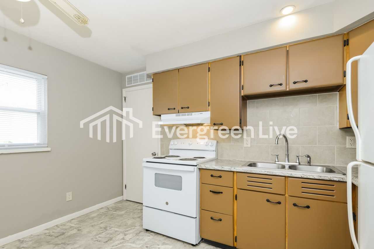 3817 E 5th St - Photo 6 of 15