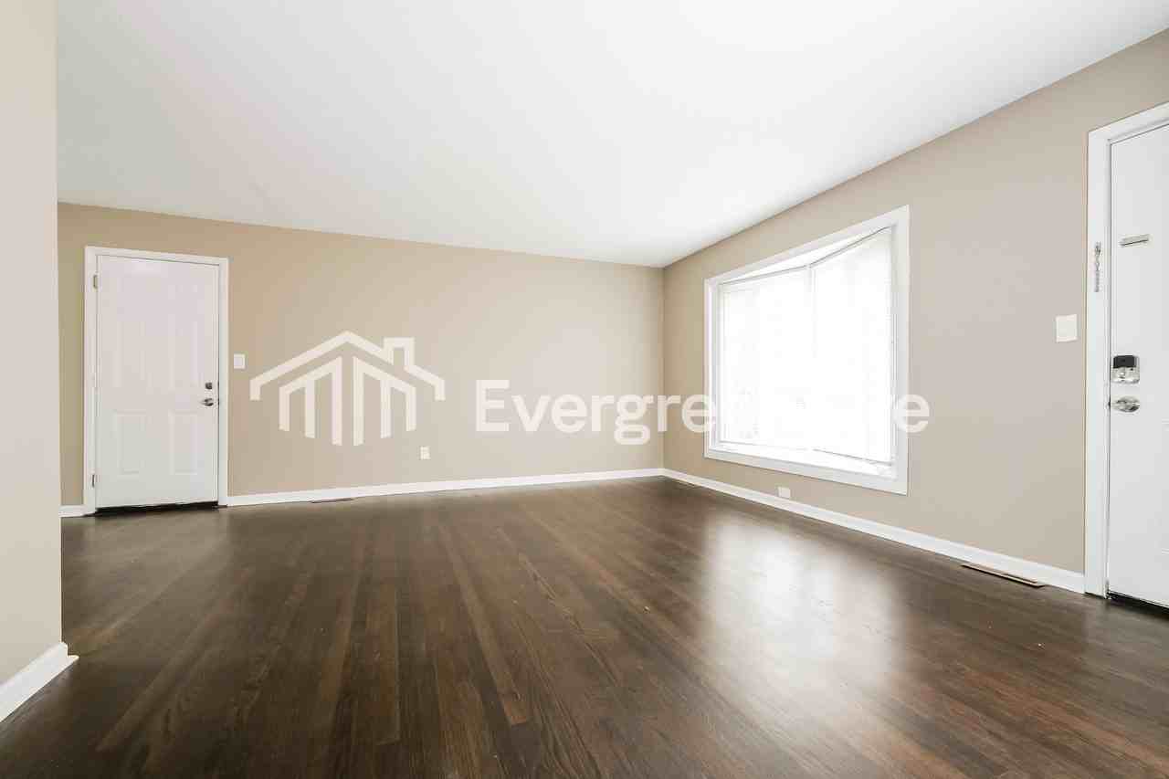 3404 N Pleasant St - Photo 2 of 15