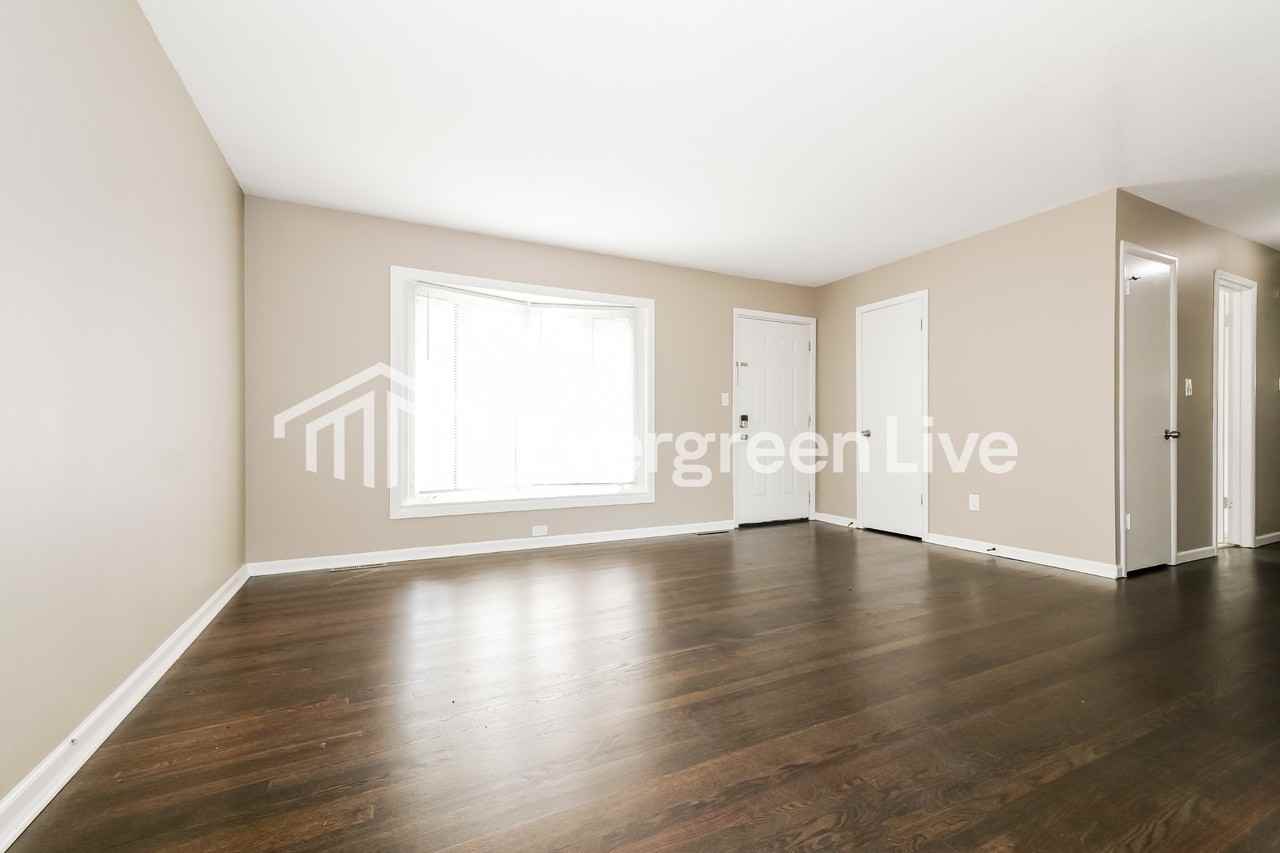 3404 N Pleasant St - Photo 3 of 15