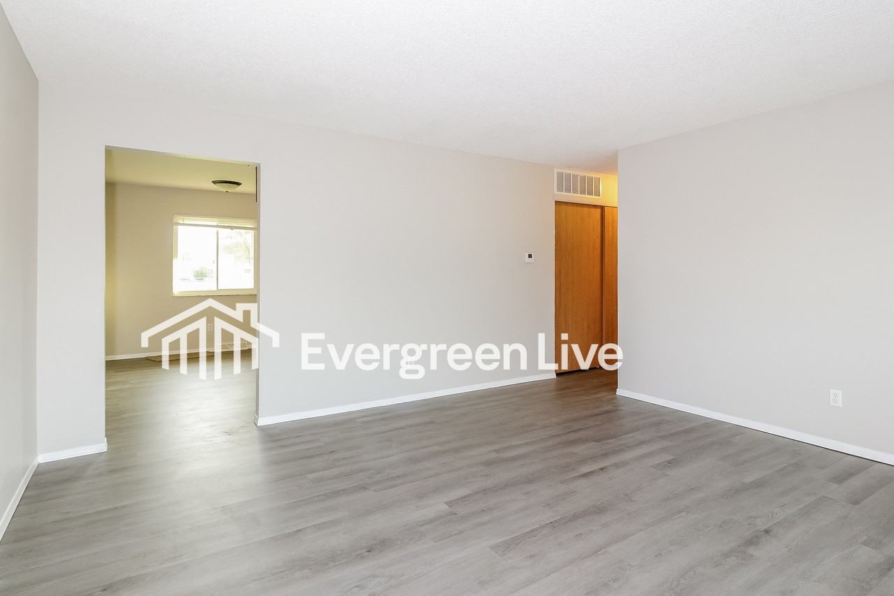 2047 Keen Ave - Photo 3 of 15