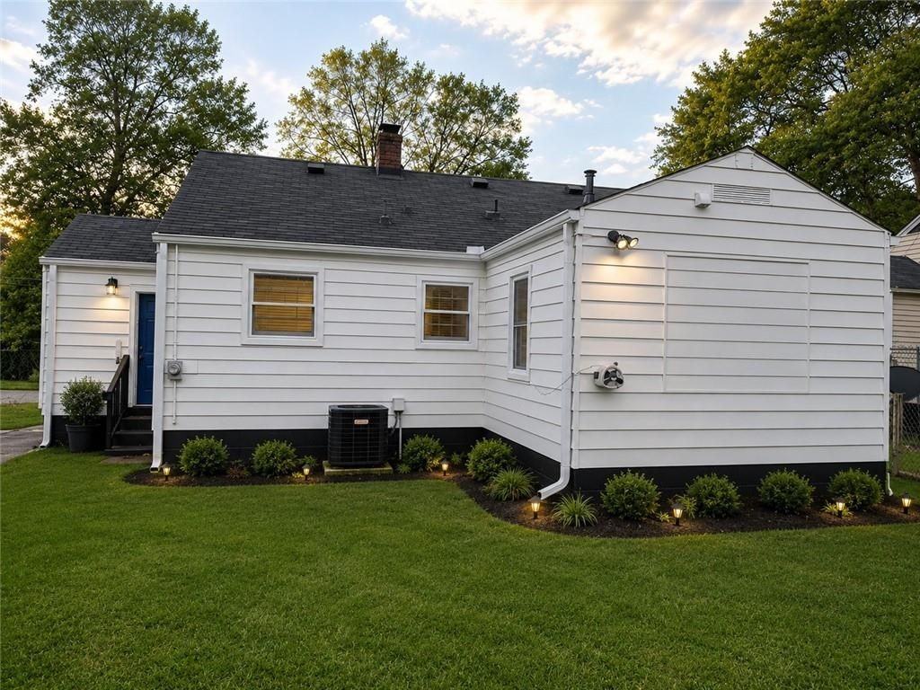 774 South Ave - Photo 4 of 17