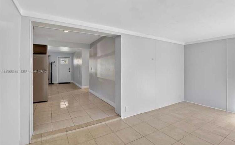 4998 Sw 92nd Ter - Photo 5 of 13