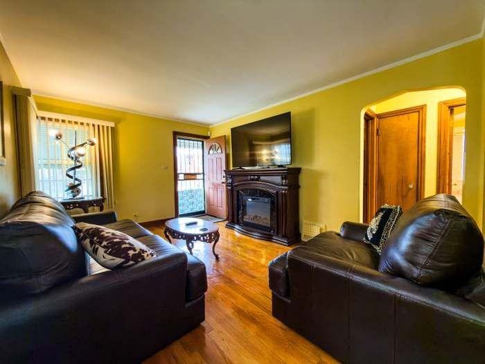 7328 S Albany Ave - Photo 2 of 13