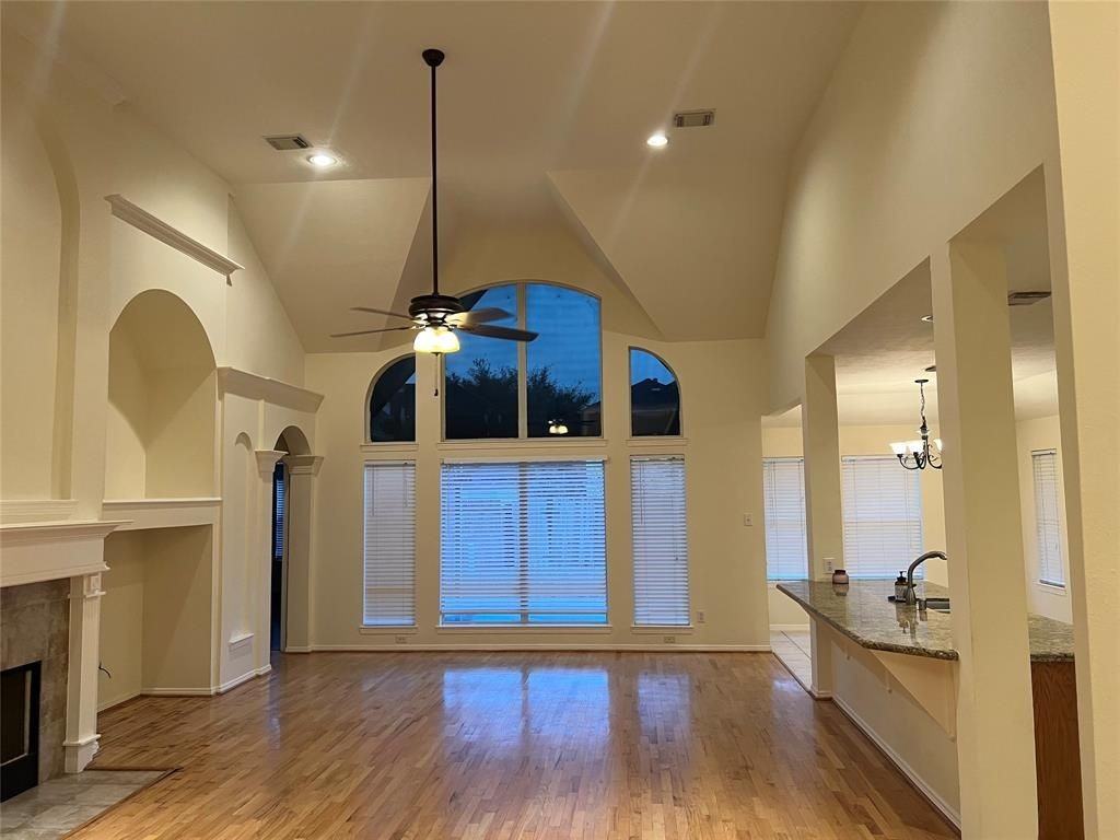 17707 Cypress Laurel St - Photo 3 of 7