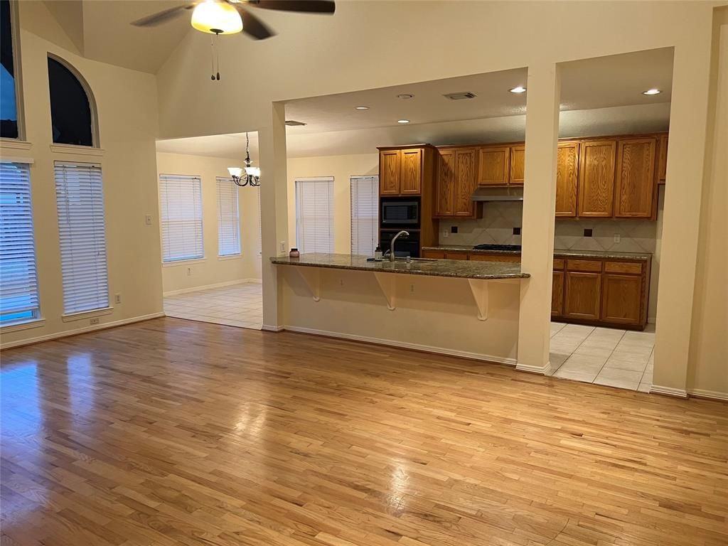 17707 Cypress Laurel St - Photo 4 of 7