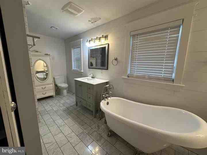 11809 Rivershore Dr - Photo 2 of 3