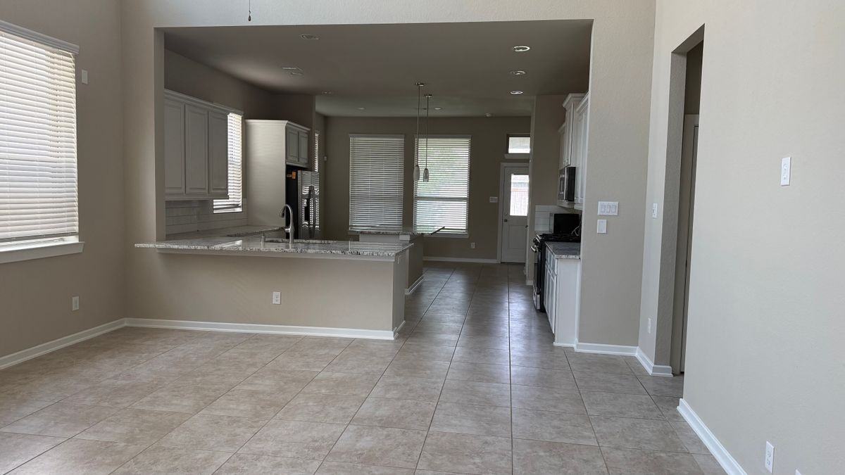 16018 Muster Oak Dr - Photo 3 of 8