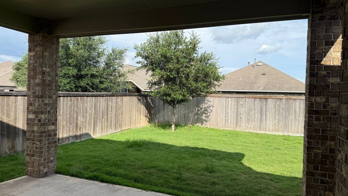 16018 Muster Oak Dr - Photo 5 of 8