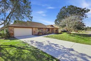 featured image of 10 Flametree Ct