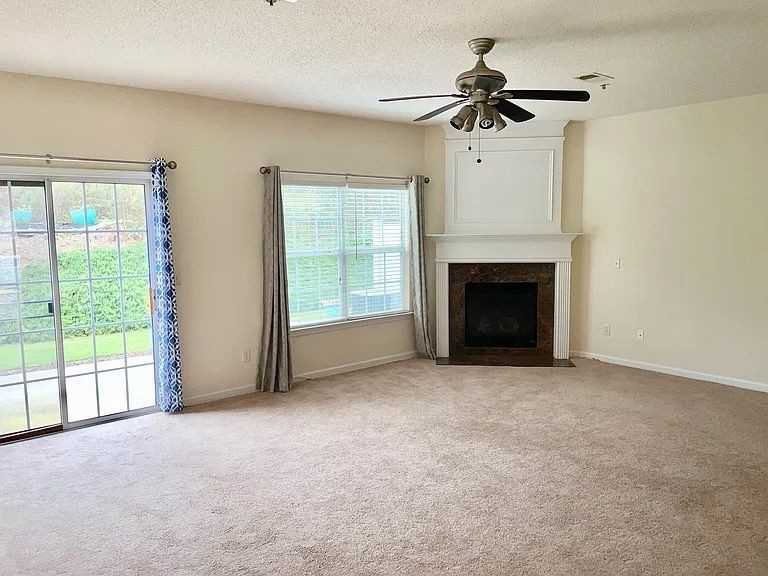 246 Azalea Cir - Photo 5 of 16