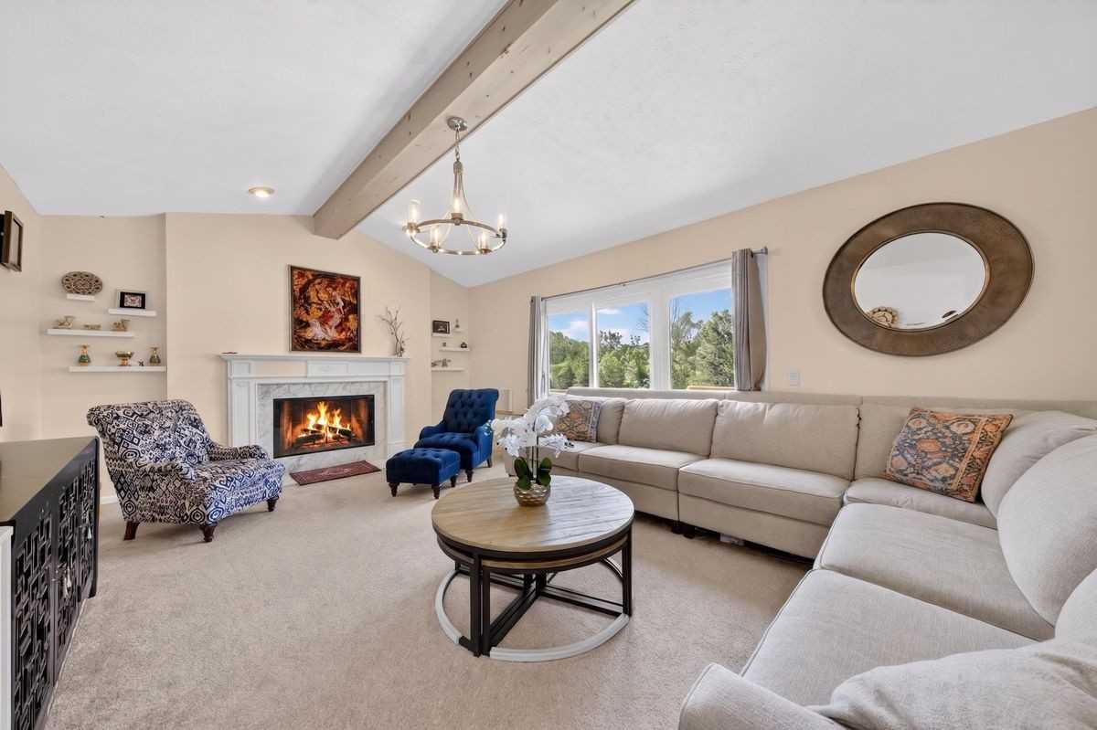 30118 Kingsway Dr - Photo 3 of 4