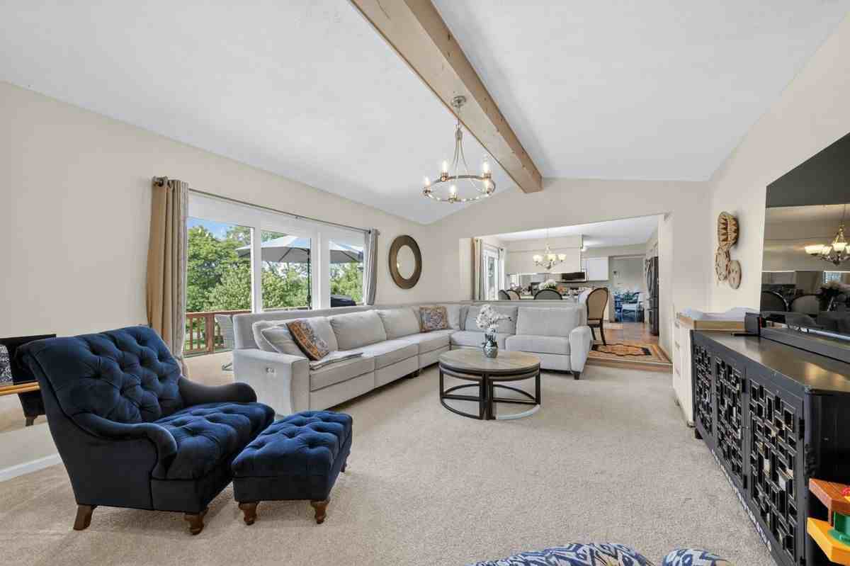30118 Kingsway Dr - Photo 4 of 4
