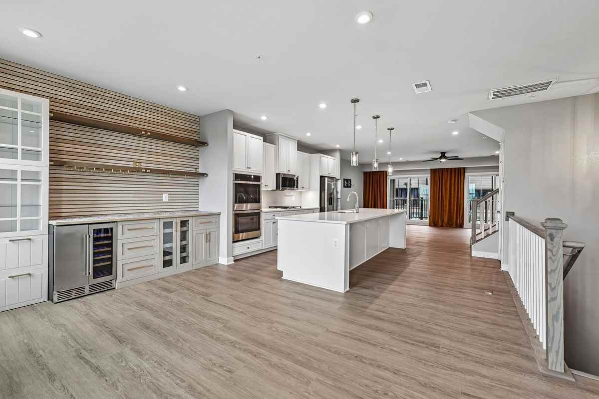 1735 Dunnington Pl - Photo 2 of 8