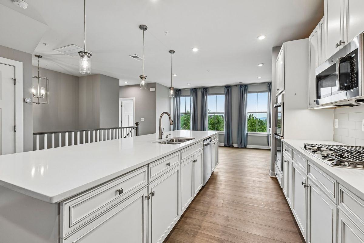 1735 Dunnington Pl - Photo 3 of 8