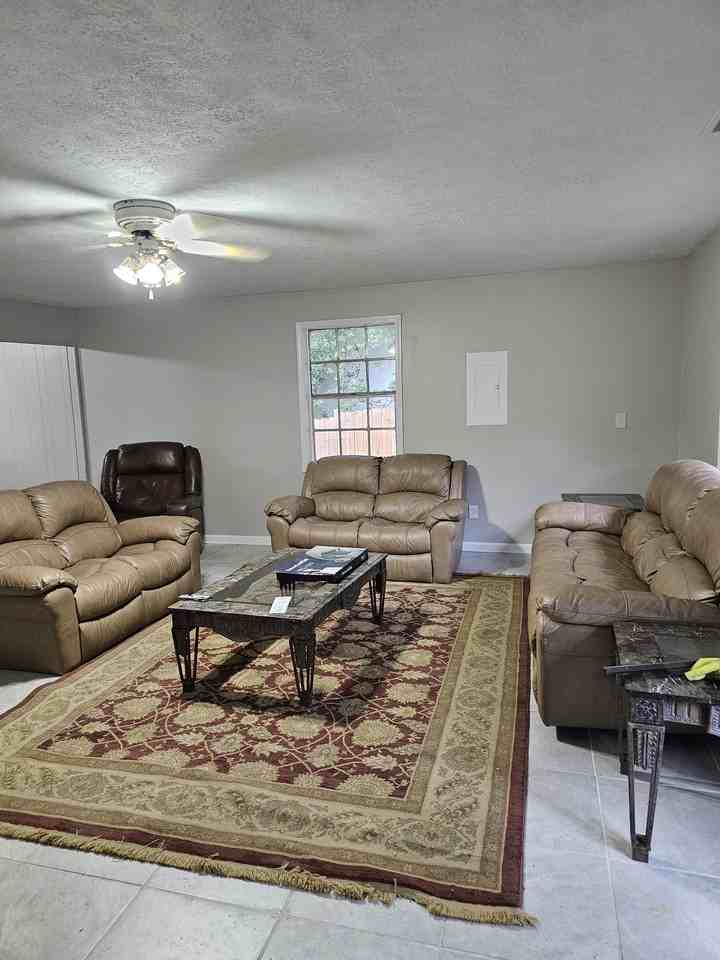 3405 Greypointe Cv - Photo 5 of 15