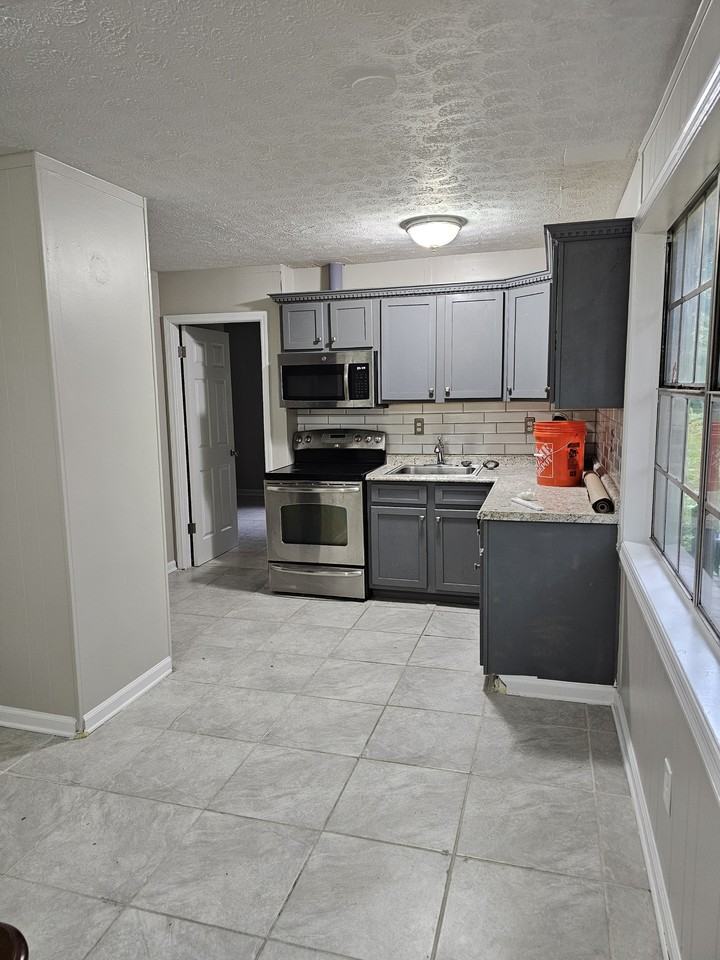 3405 Greypointe Cv - Photo 7 of 15
