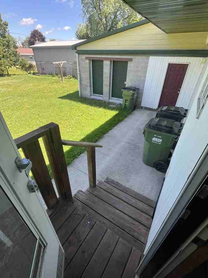 418 Manitowoc St #418 - Photo 7 of 10
