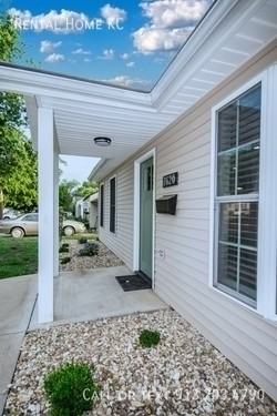 7620 Robinson St - Photo 2 of 21