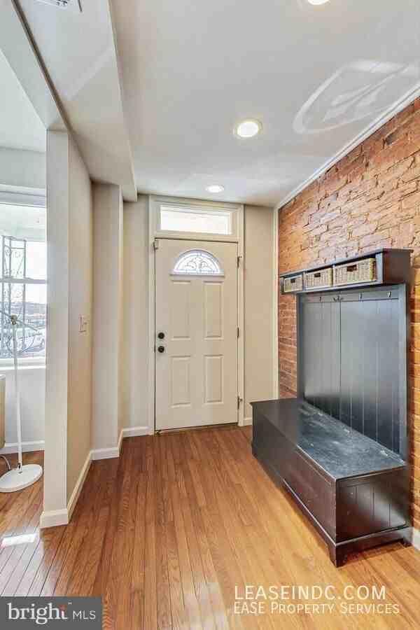 535 Gresham Pl Nw - Photo 4 of 35