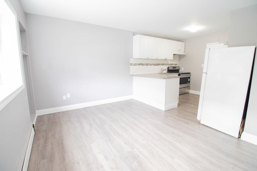 1 Ormond St N - Photo 5 of 10