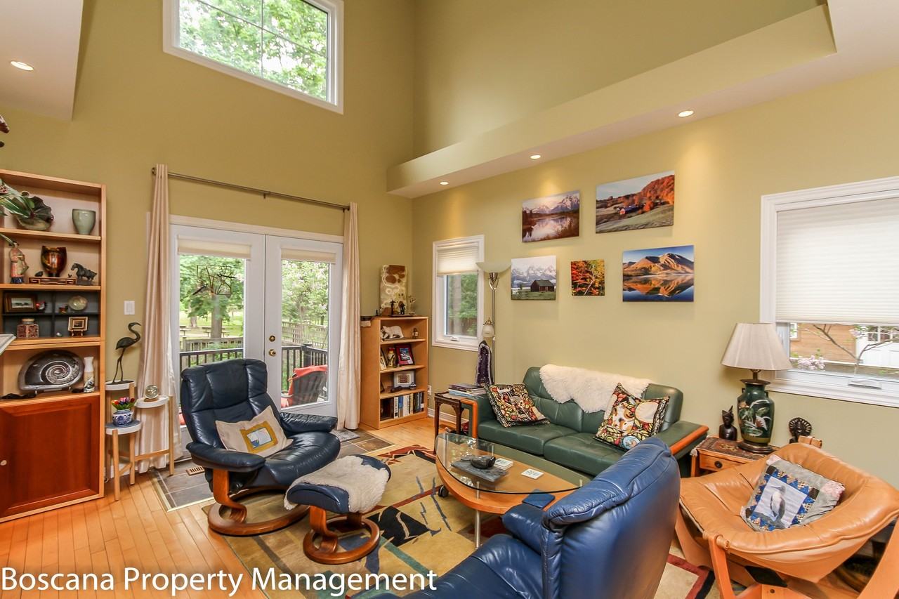 437 Riverdale Ave - Photo 5 of 29
