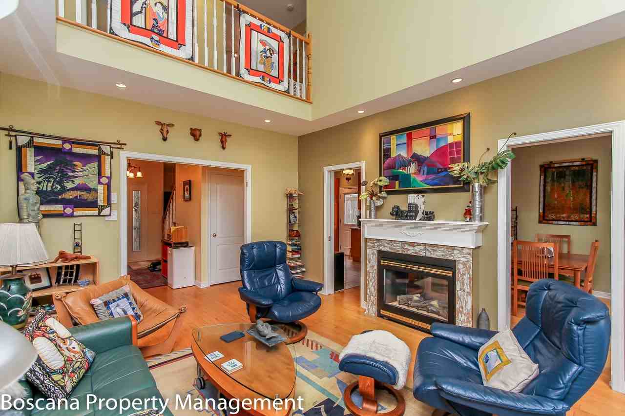 437 Riverdale Ave - Photo 6 of 29