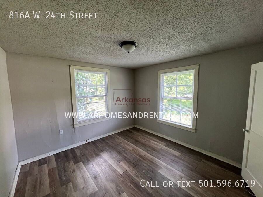 816 W 24th St Apt A - Photo 2 of 9