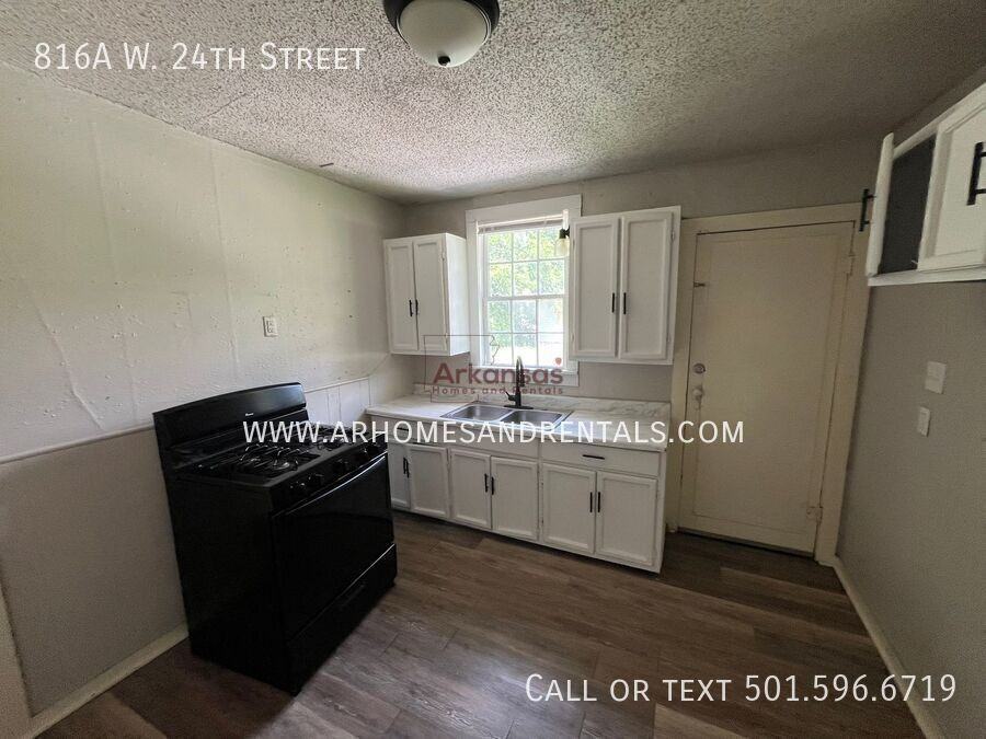 816 W 24th St Apt A - Photo 5 of 9