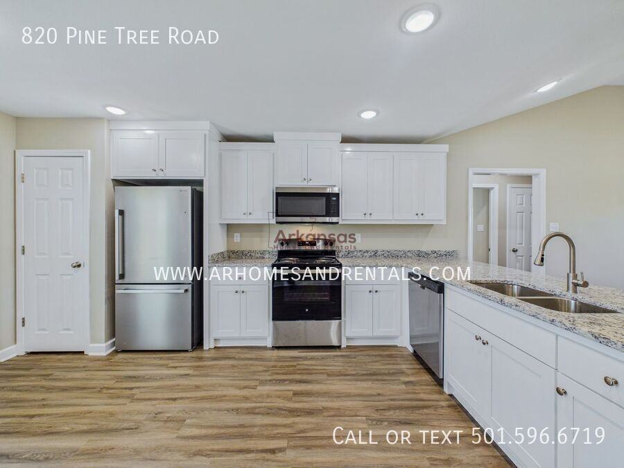 820 Pine Tree Rd - Photo 4 of 17