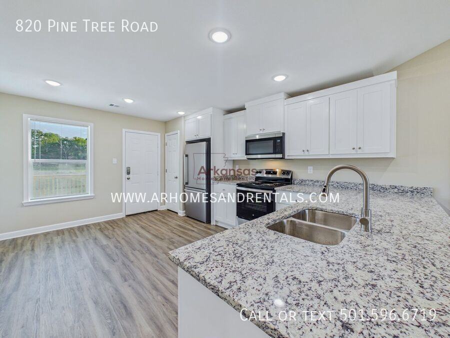 820 Pine Tree Rd - Photo 5 of 17