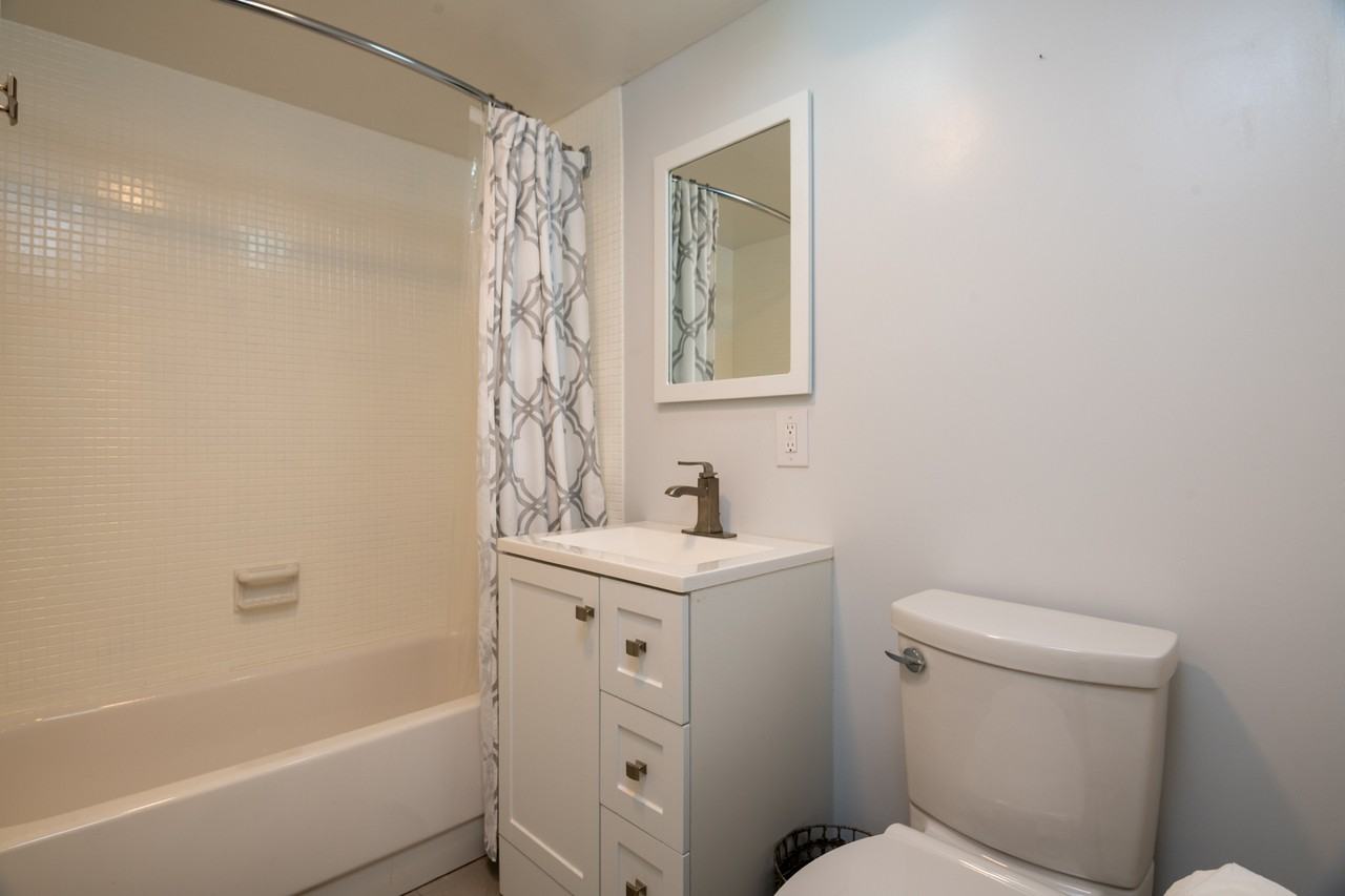 240 M St Sw #E712 - Photo 6 of 11